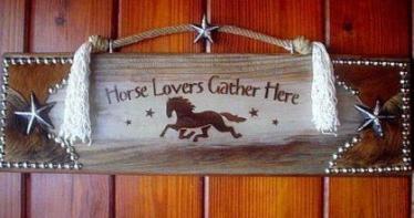 Hand Painted Horse Lovers Lariat Plaque